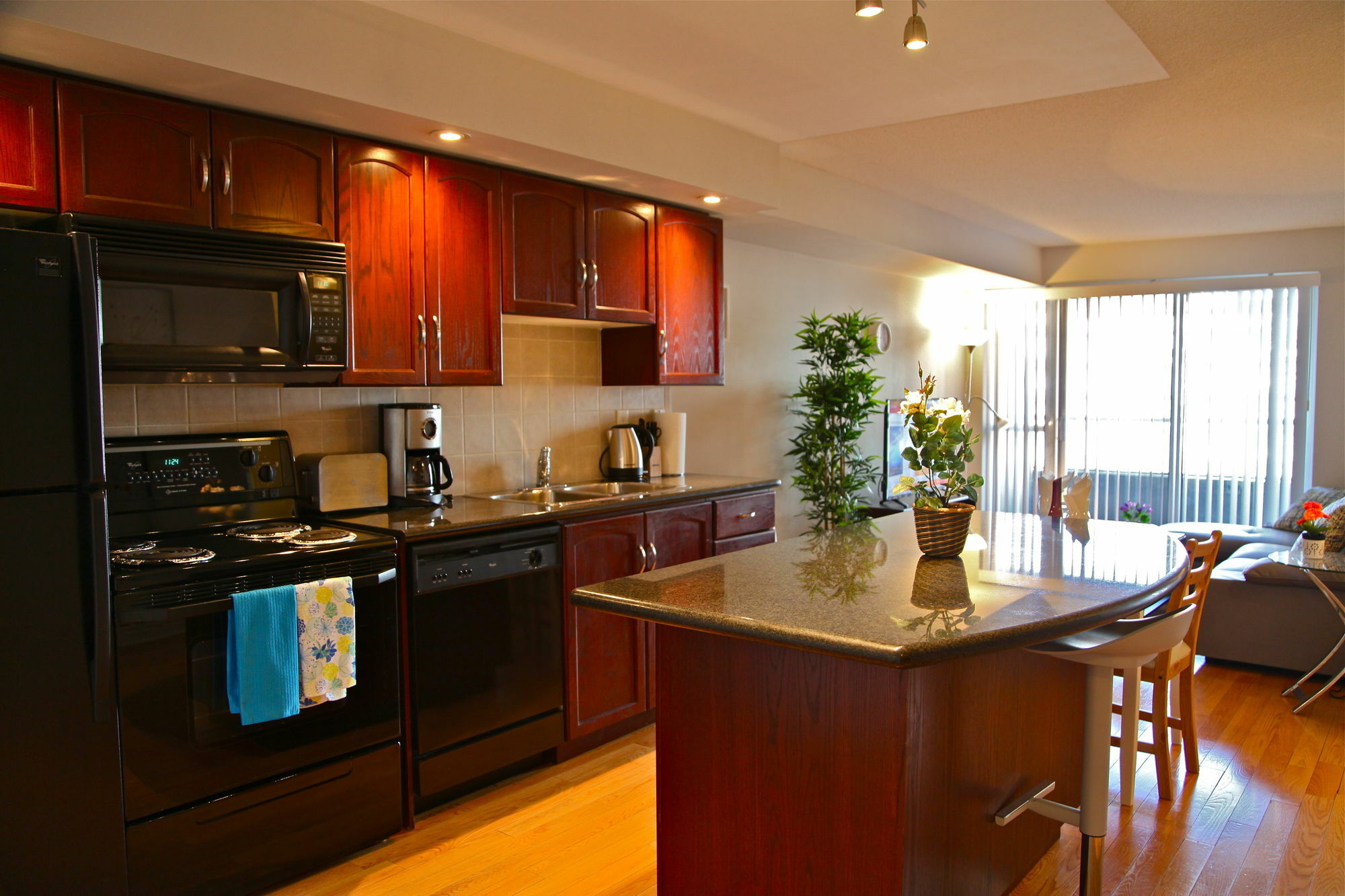 Red Maple Suites - Icon Toronto Eksteriør billede