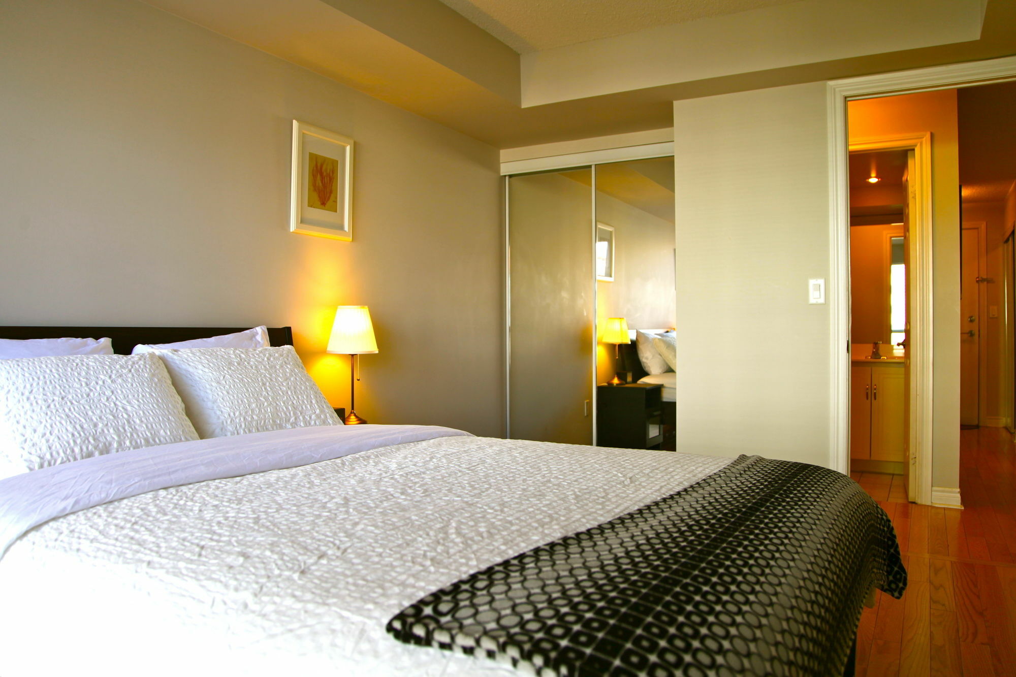 Red Maple Suites - Icon Toronto Eksteriør billede