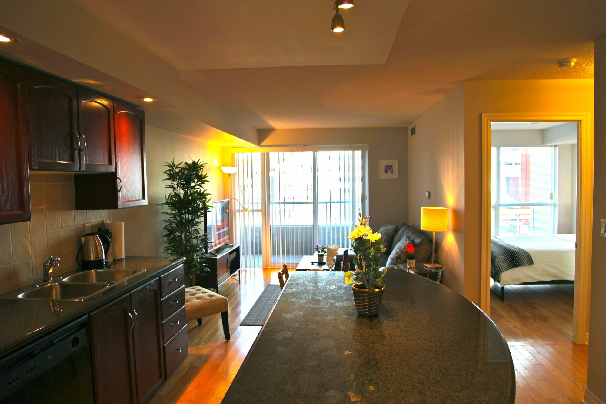 Red Maple Suites - Icon Toronto Eksteriør billede
